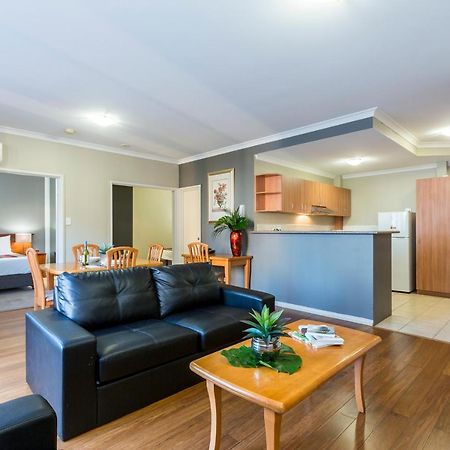 Mont Clare Boutique Apartments Перт Экстерьер фото