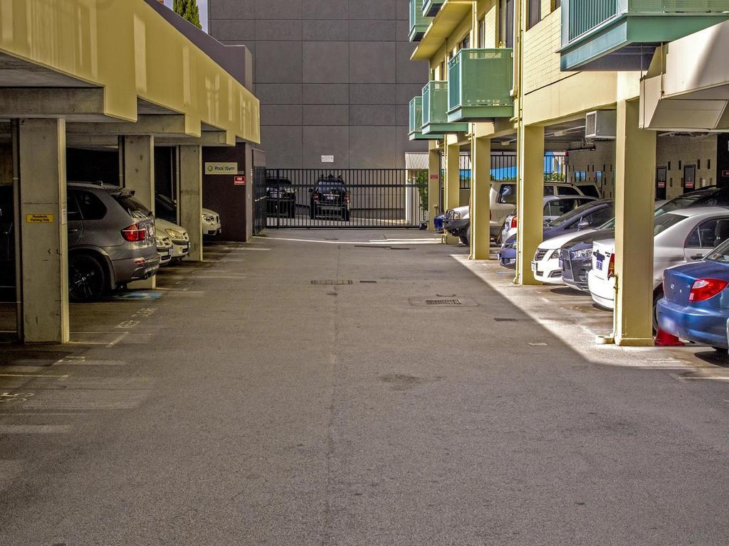 Mont Clare Boutique Apartments Перт Экстерьер фото